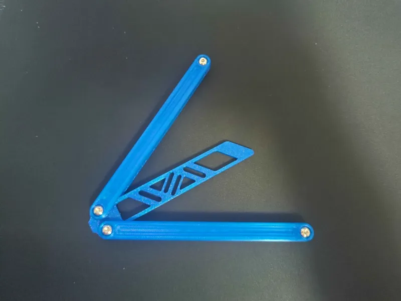 GlidrCo Arctic plastic balisong