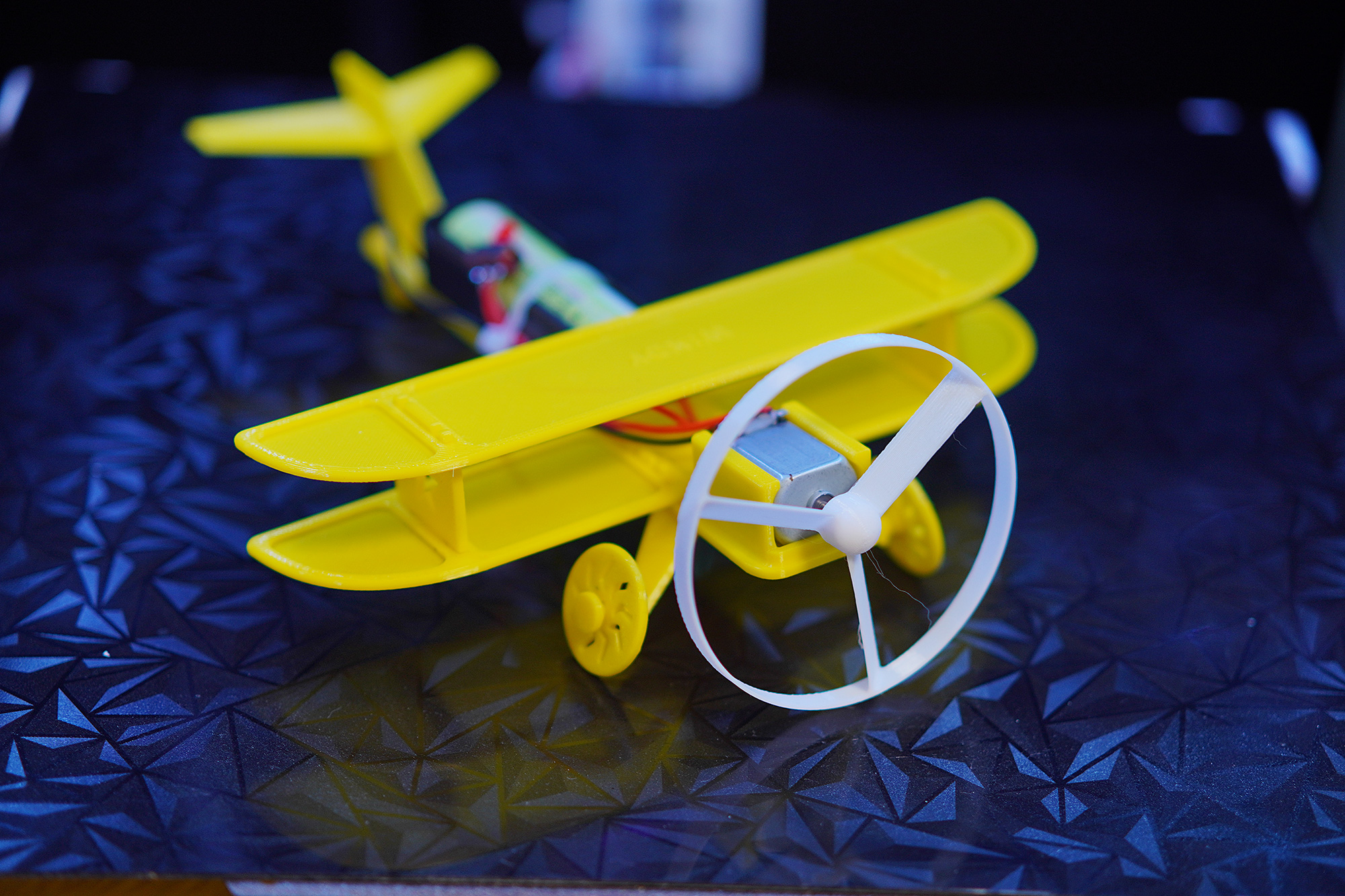 Miniatura 3 do modelo 3D 拼装立体电动玩具飞机