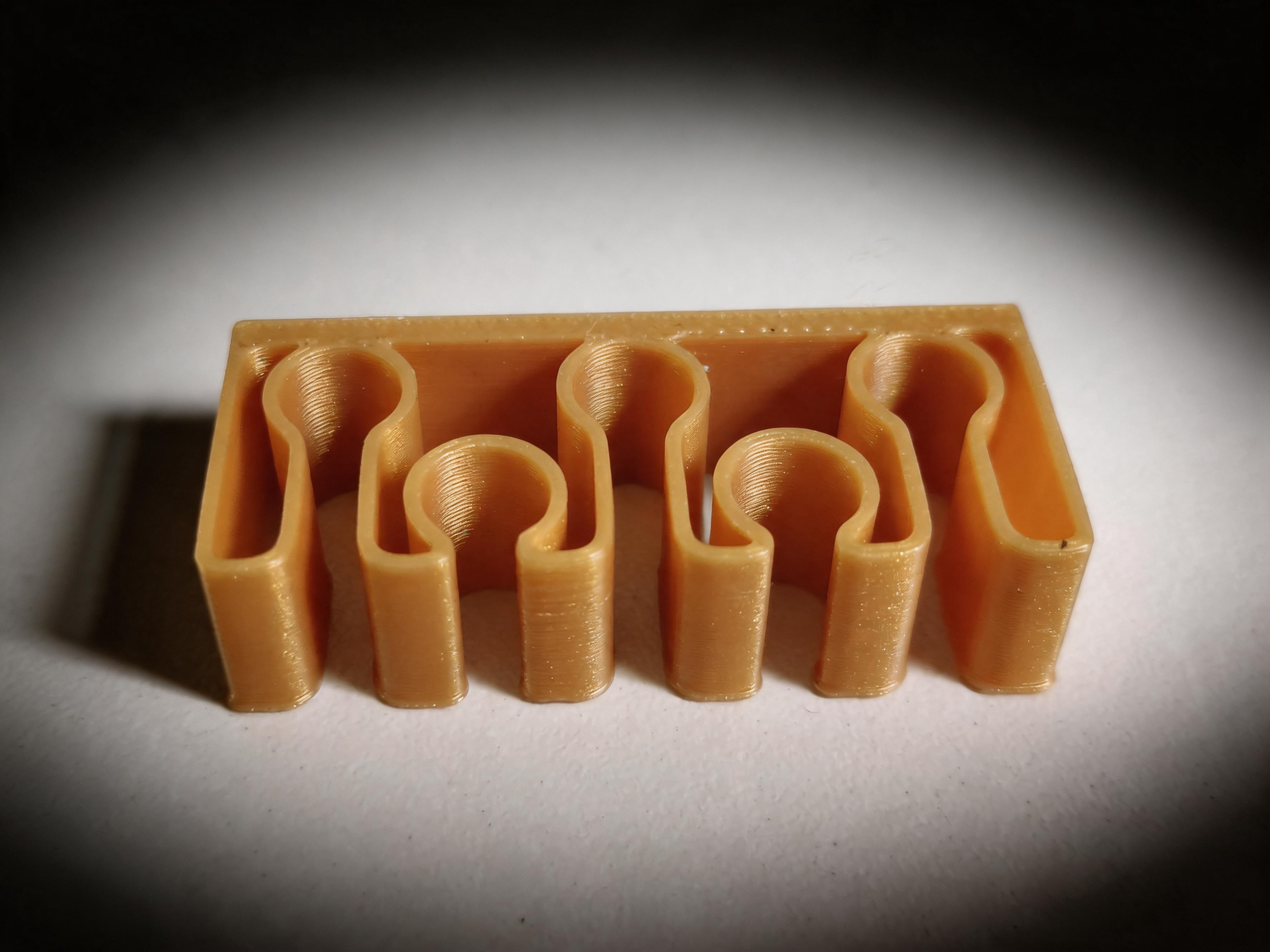 Miniatura 4 do modelo 3D 桌面数据线收纳夹 | 1、3、5、7、11卡槽可选，桌面从此不乱
