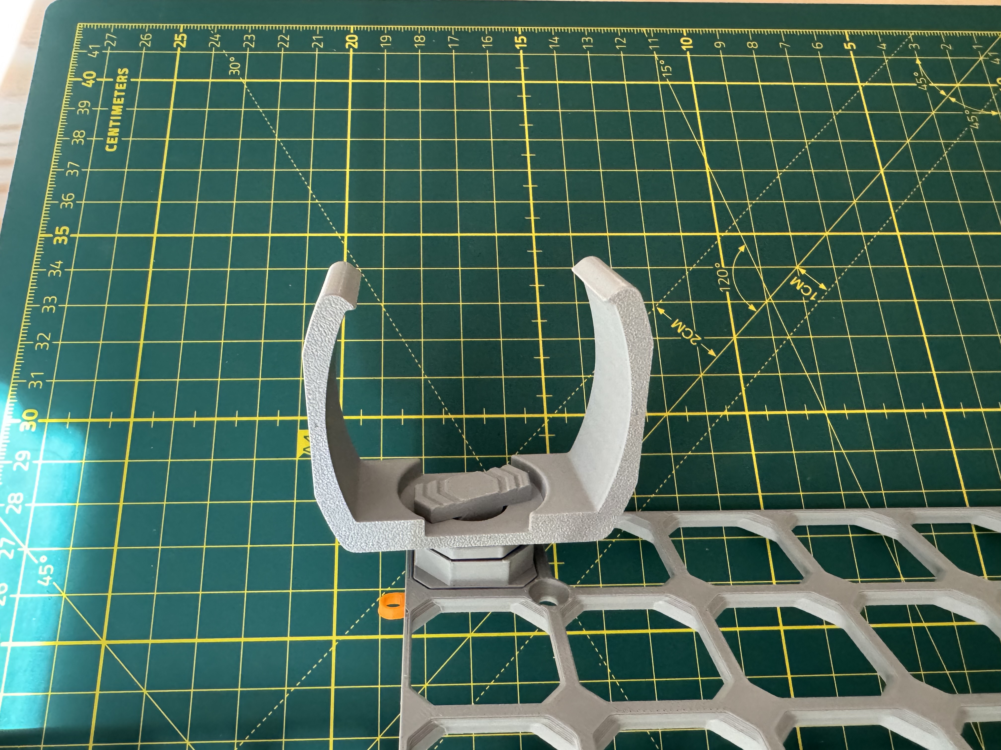 Miniatura 2 do modelo 3D Multiboard power strip mount