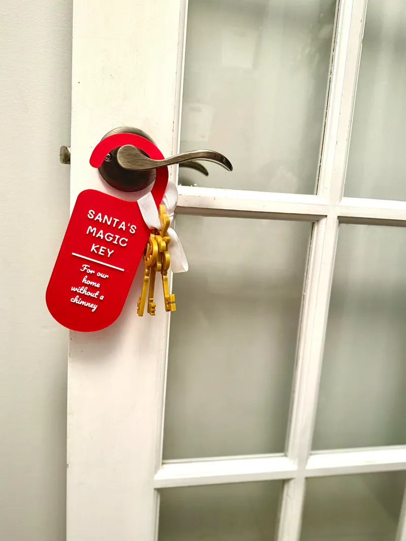 Christmas door hanger - no chimney