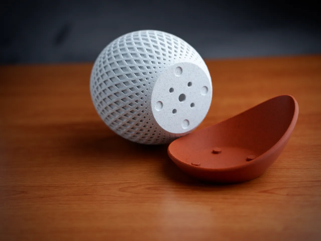 polygon planter · wrap around plate view 3