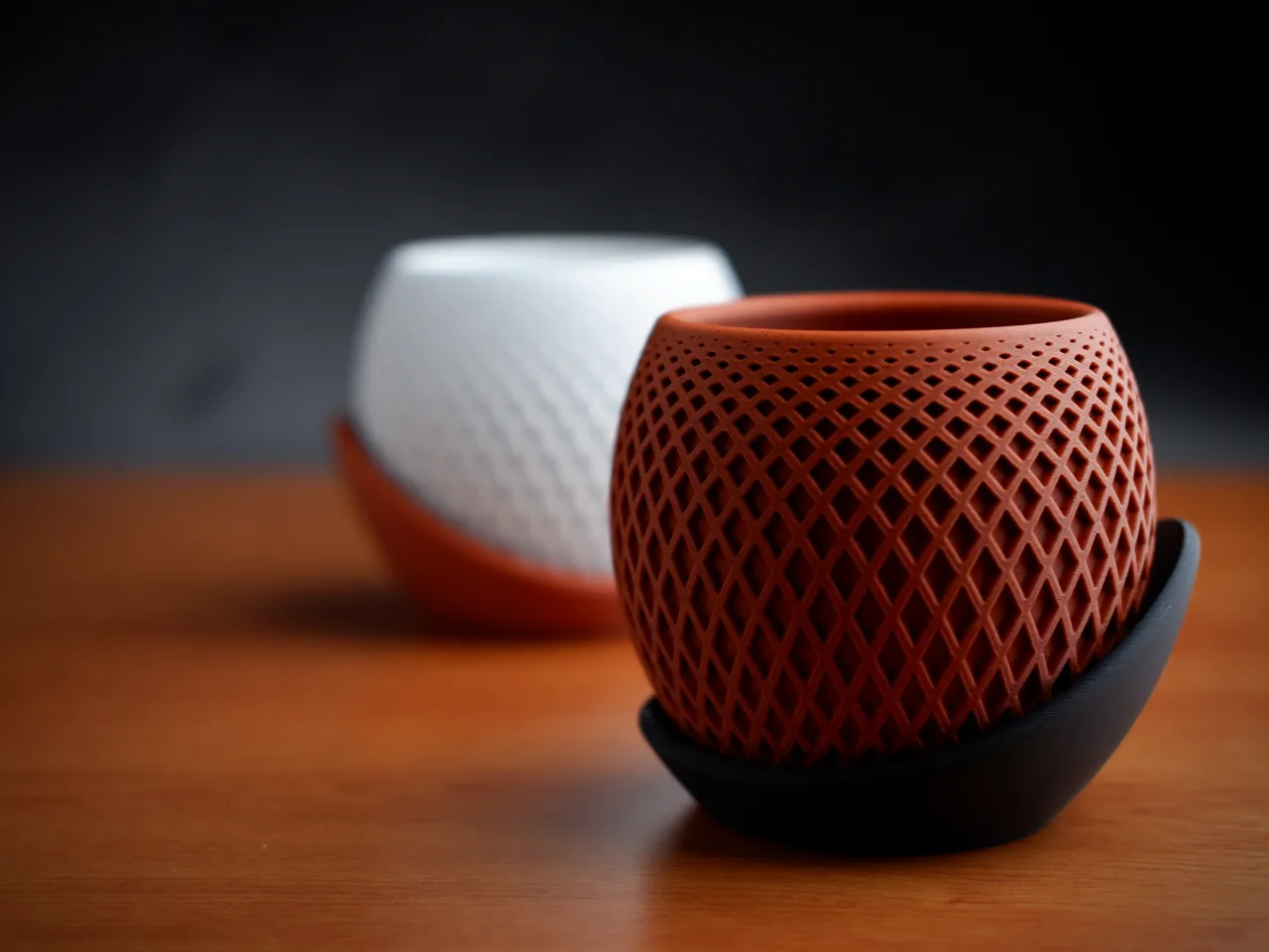 polygon planter · wrap around plate view 2