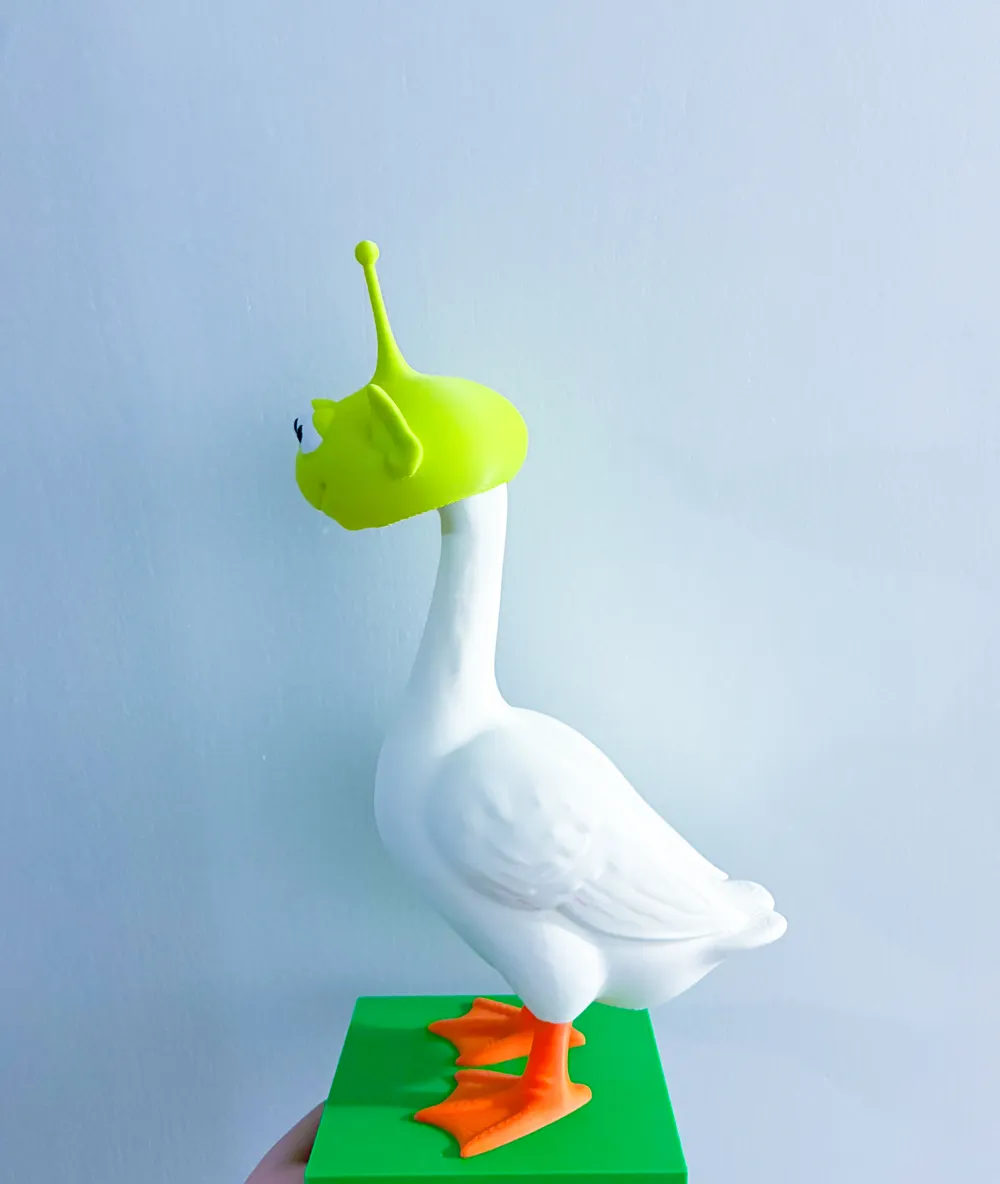 Alien Desk Model Alien Desk Goose Gear - Free 3D Print Model - MakerWorld