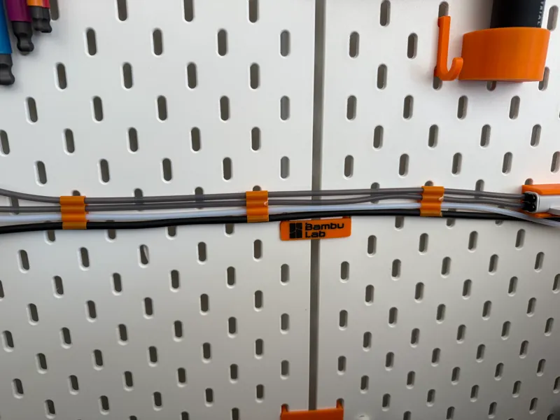 Skadis PTFE und AMS Kabelführung Halter