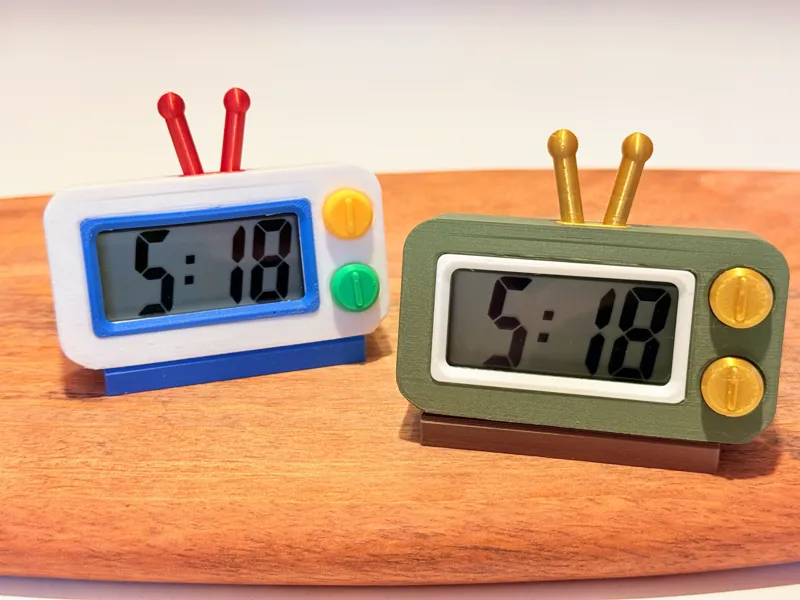 Retro TV Mini Clock - Desk Accessory