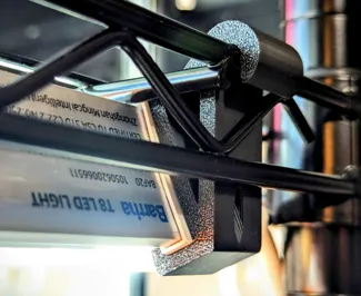T8 LED bar mount for heavy duty wire rack