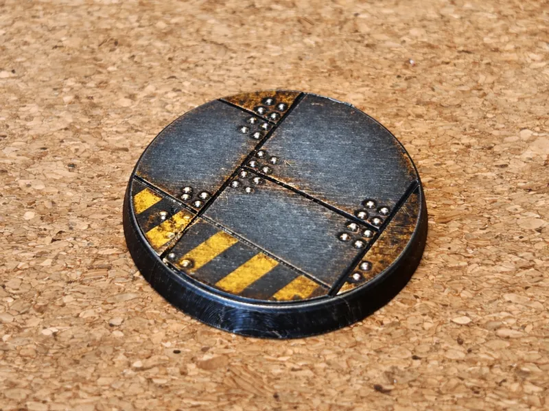 32mm Round Base - Industrial / sci-fi