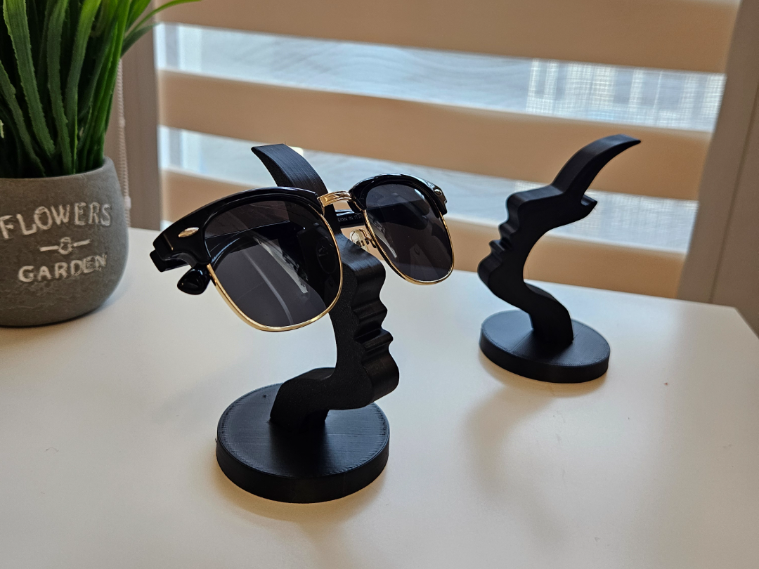 Miniatura 1 do modelo 3D Modern  Glasses Stand
