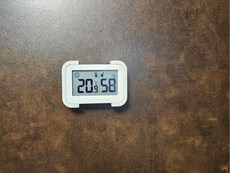 Domay hydrometer wall mount