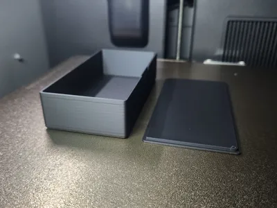 Simple trinket box with lid