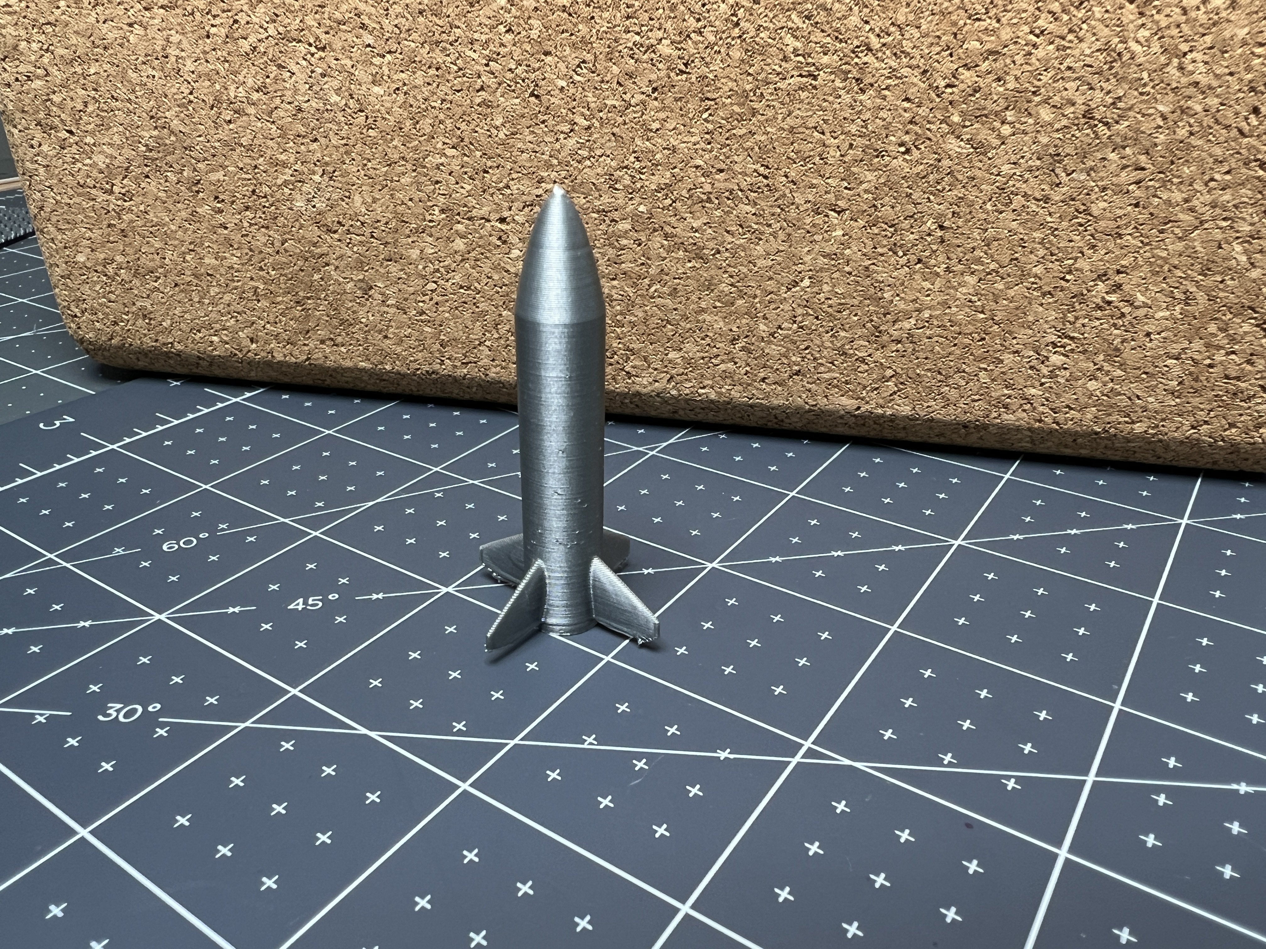 Miniatura 2 do modelo 3D Lil Rocket Ship