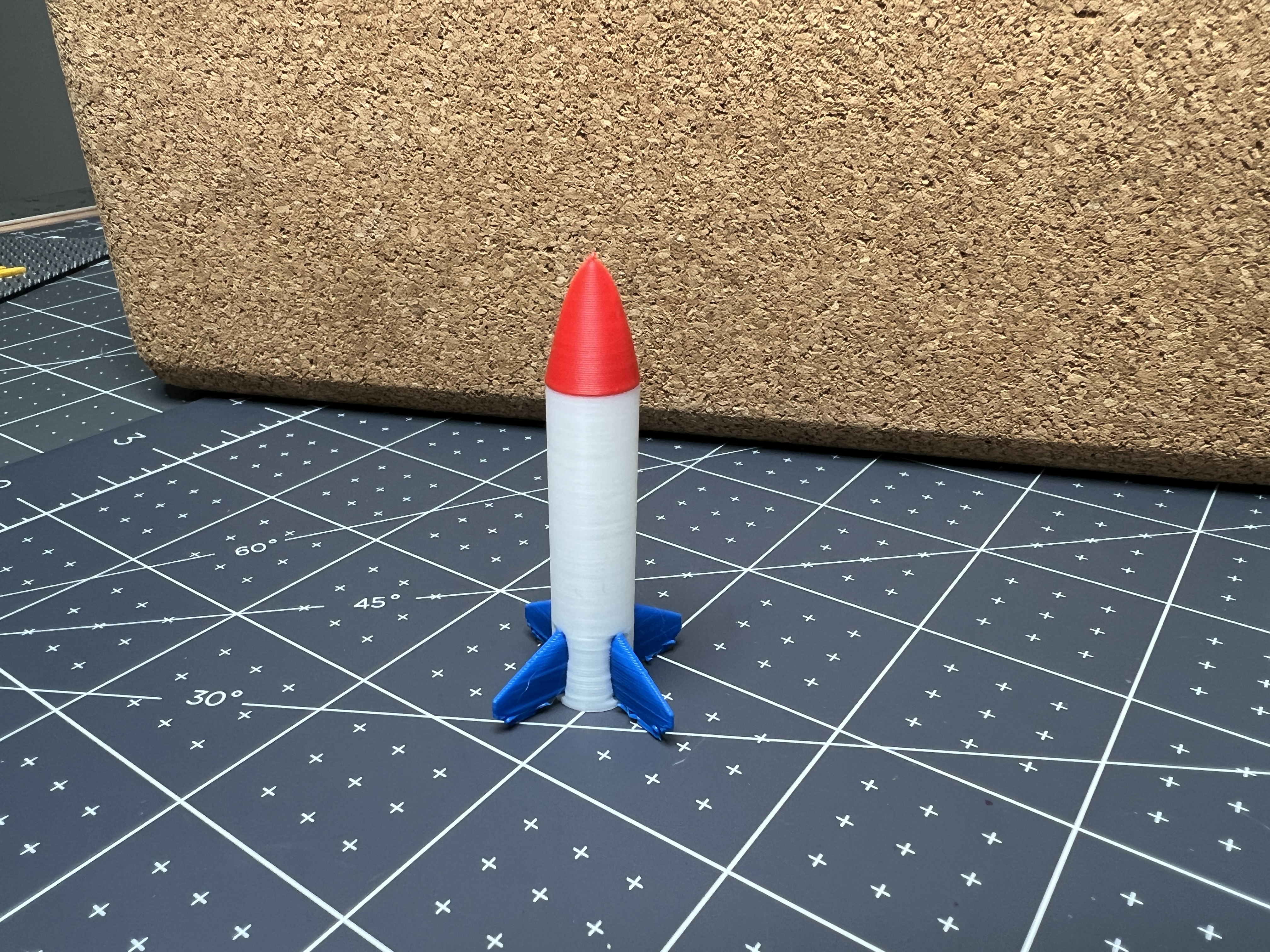 Miniatura 1 do modelo 3D Lil Rocket Ship