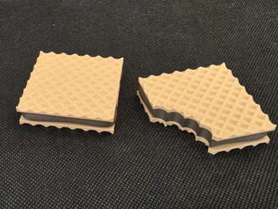 Fake food Quadro biscuit Complete and half eaten