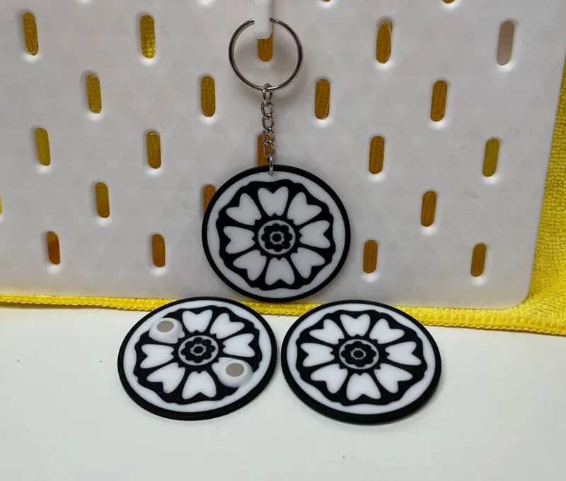 White Lotus keychain & magnet (2-color)
