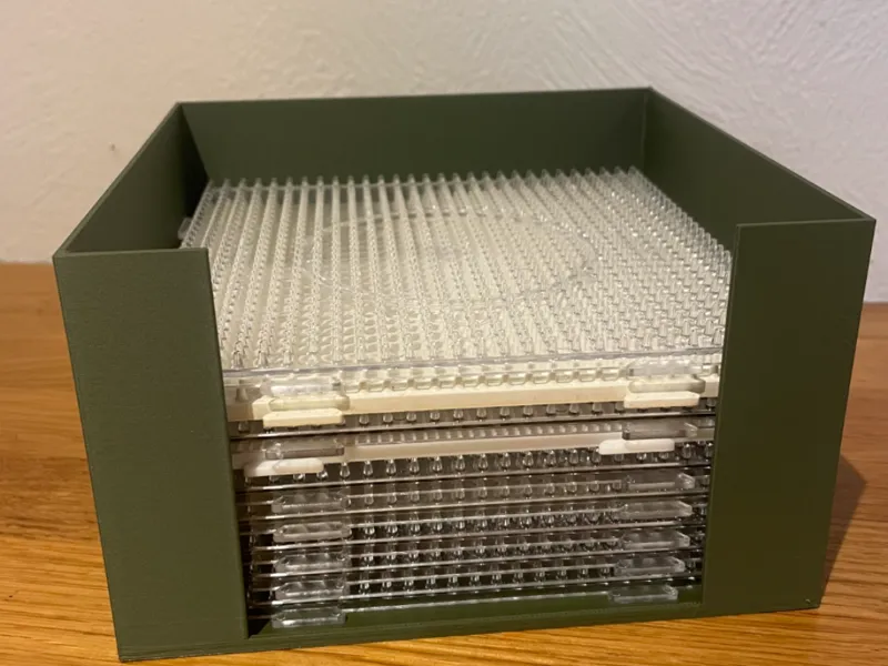 Box for pearl plate