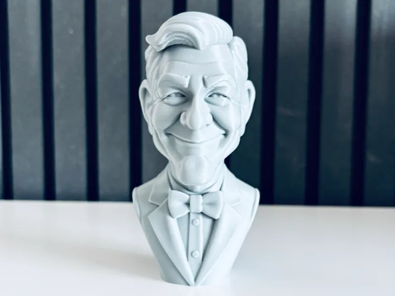 George Clooney - Bust Sculpture
