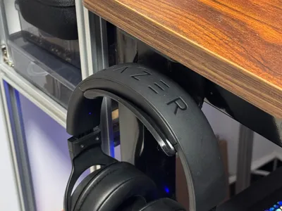 Minimalist Headphone Stand