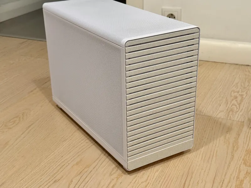 Lian Li Dan A3 mATX Axial Front Panel