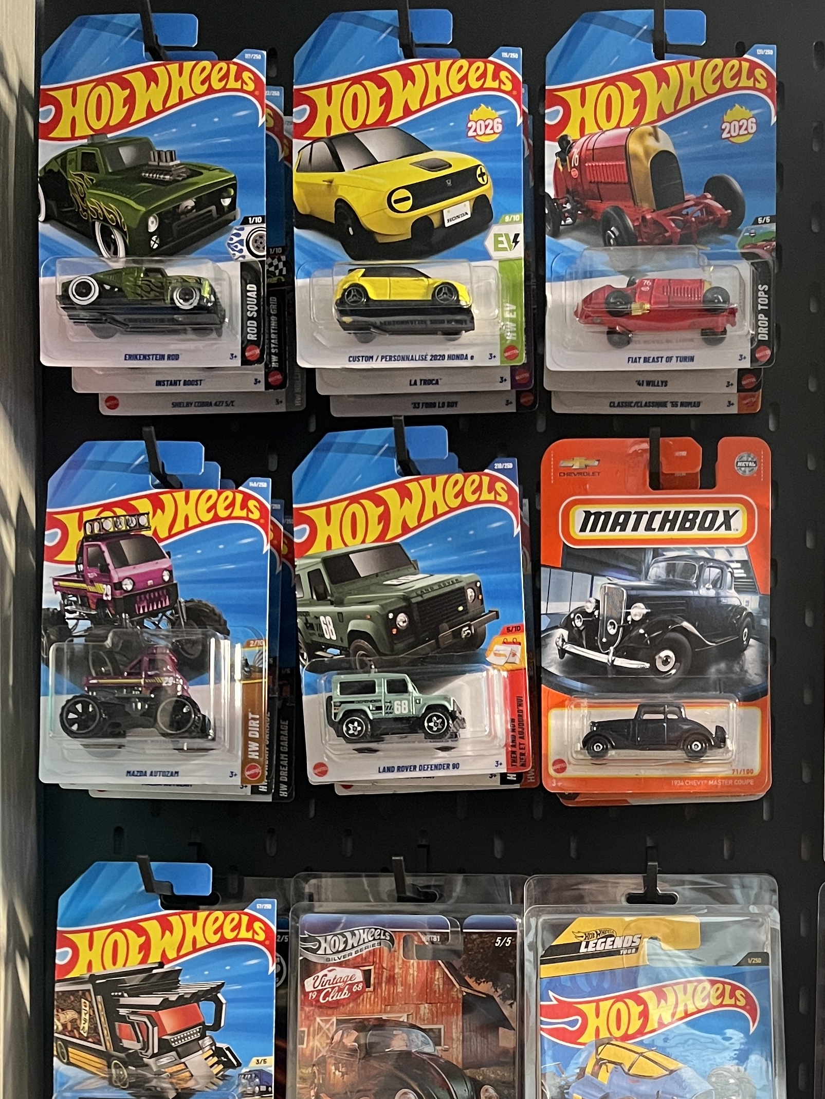 Miniatura 2 do modelo 3D 64比例适配hotwheels和matchbox板卡挂钩限位适配ikea洞洞板支持金属薄