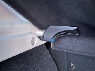Lynk&Co 01 pin for Parcel Shelf (?) Hoedenplank