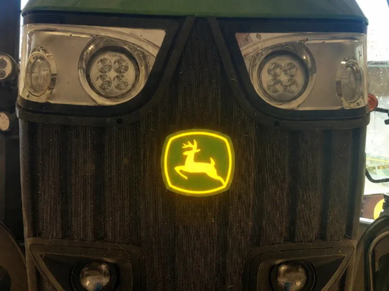 John Deere Leuchtemblem