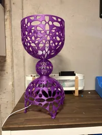 Lampe im Stil der 60er- und 70er-Jahre