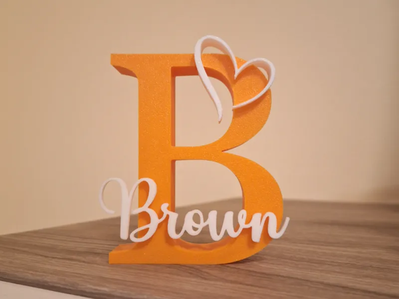Brown , lettera B con nome, no ams