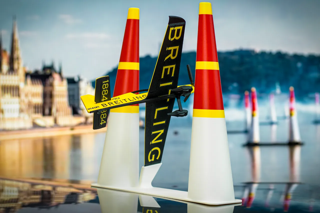 Air Race plane kit card (MXS-R Breitling) view 4