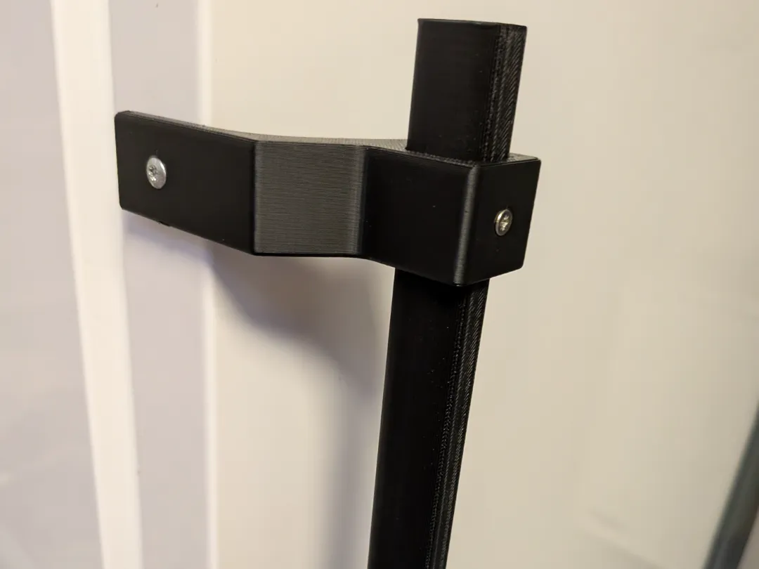 Poignée universelle pour porte ou meuble