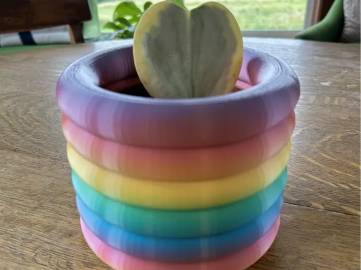 layer line flower pot