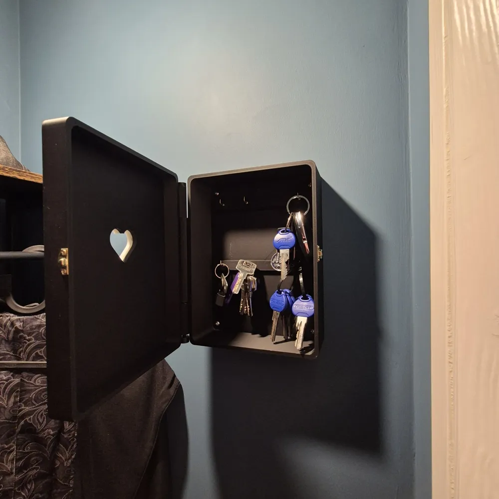 Wall Key Box – Simple Organizer - Free 3D Print Model - MakerWorld