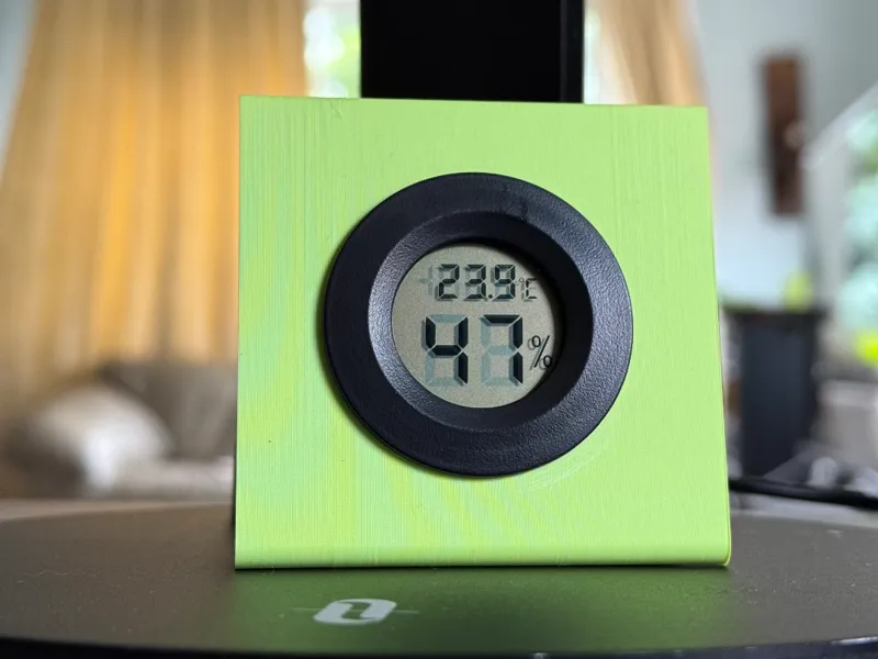 Desk support for round thermometer | customizable