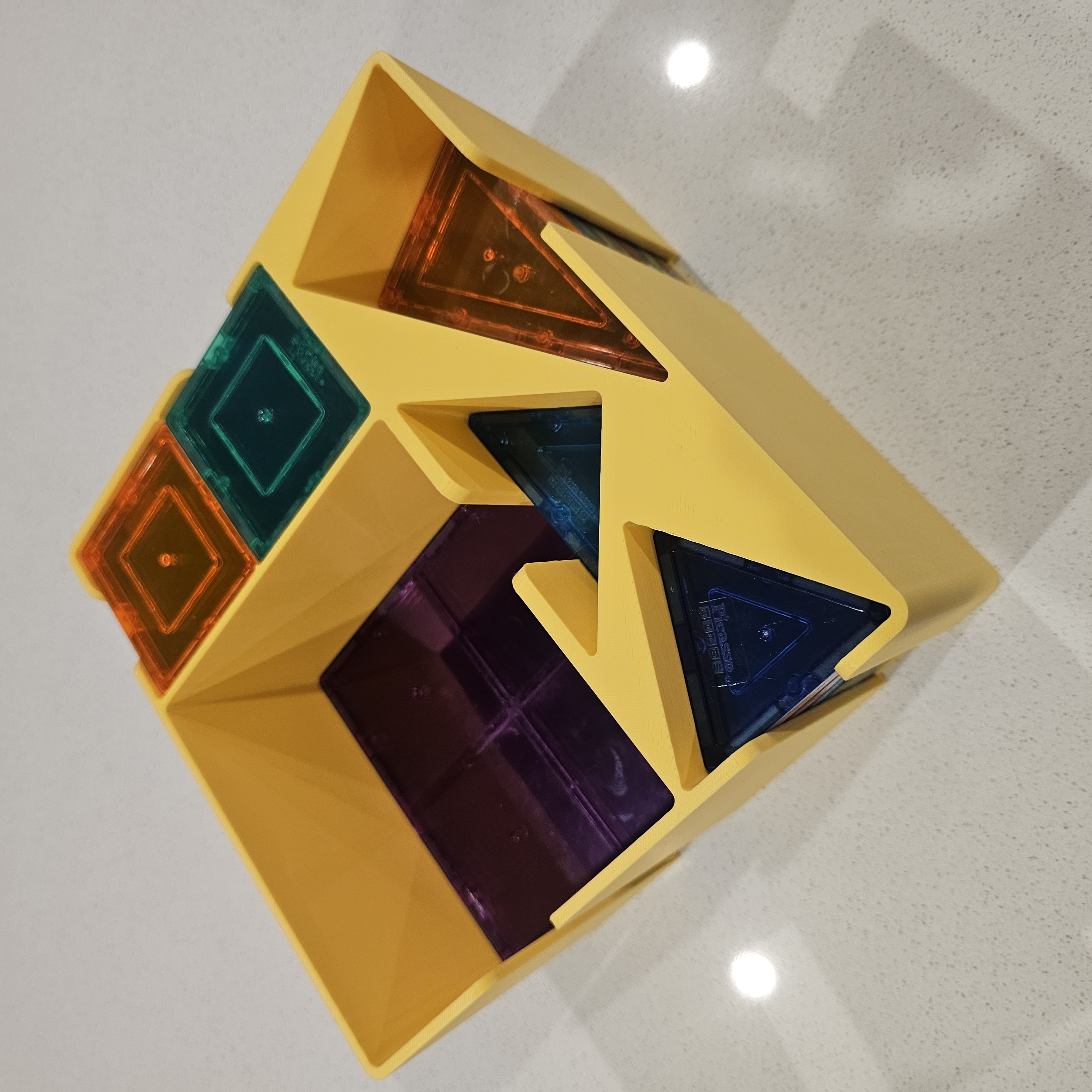 Miniatura 1 do modelo 3D Magnet Tile Storage