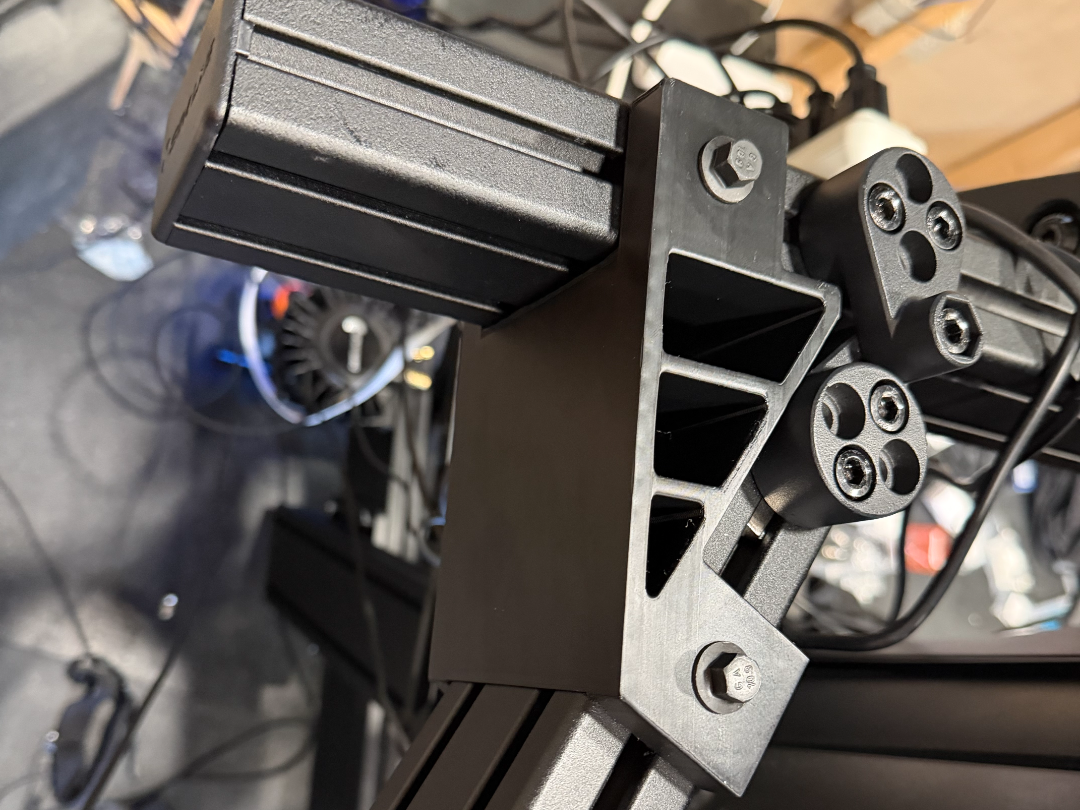 4080 Aluminum 60 degree triple monitor alignment