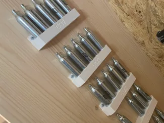 Co2 storage hanger