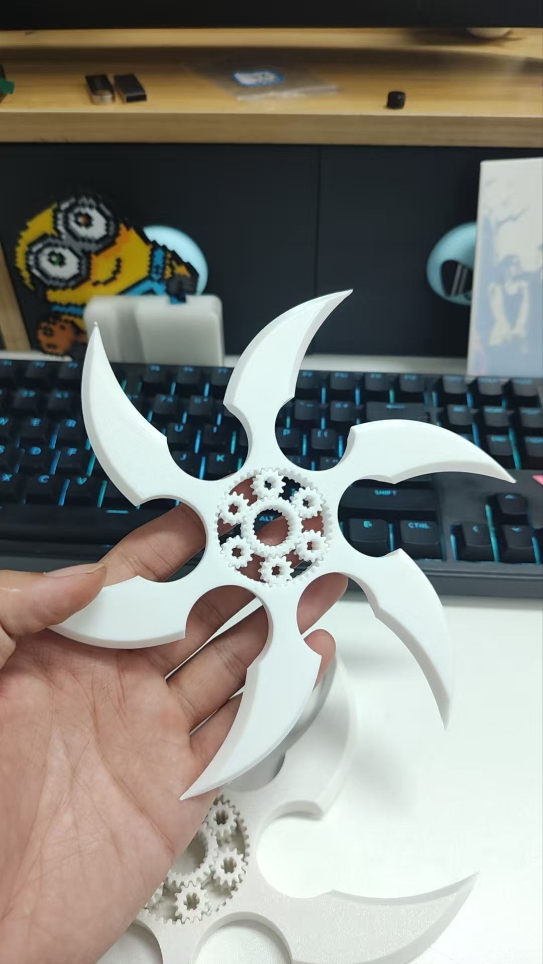 Miniatura 1 do modelo 3D 赛博六弯刃齿轮旋转飞镖（可拆快递包装）