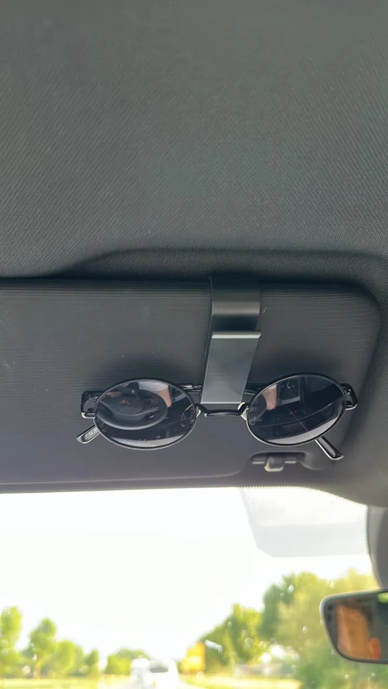 Brillenhalter für das Auto, Sonnenblende / Glases holder for the car, sun visor.