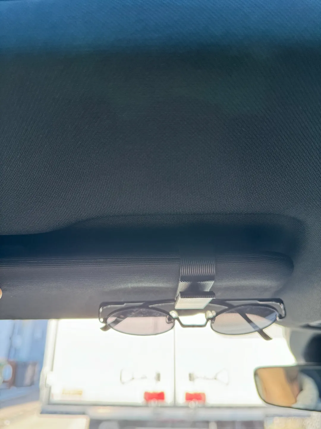 Brillenhalter für das Auto, Sonnenblende / Glases holder for the car, sun visor. view 3