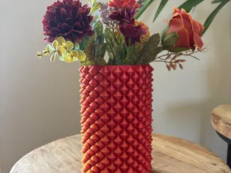 Vase_PenHolder triangle updown