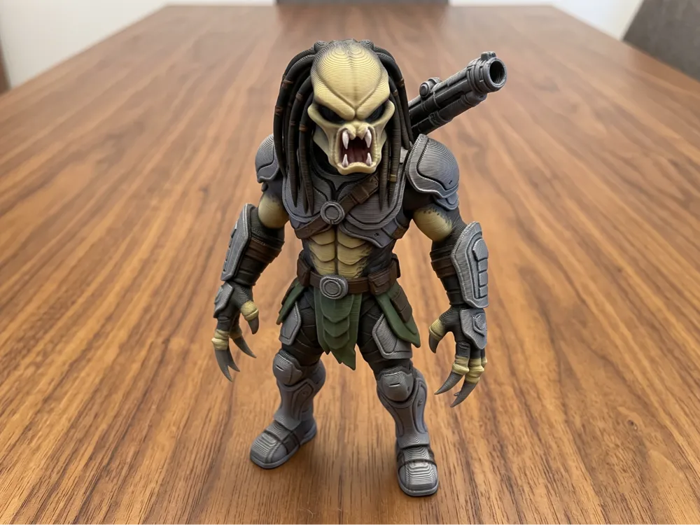 Figura decorativa: Predator Figure. Referencia del modelo original.