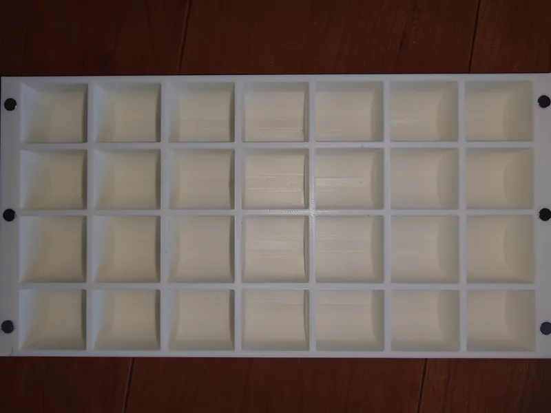 7 Day Supplement box and organizer with shelf