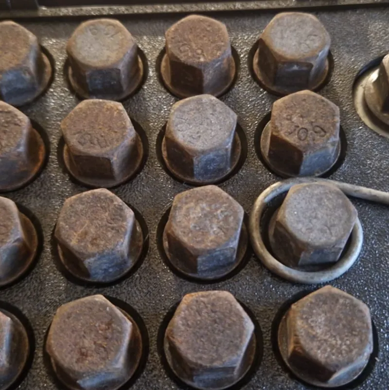 A1 Mini Wheel Screw holder with room for Lock