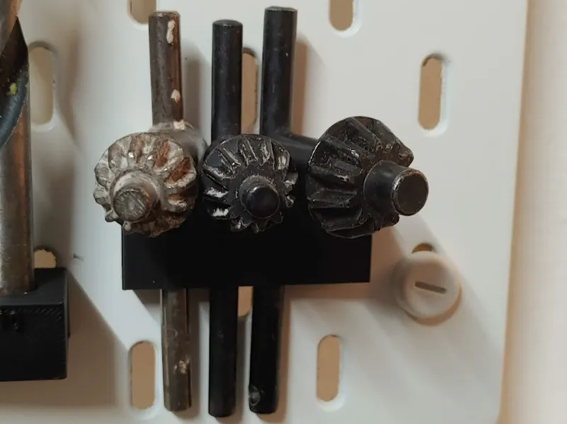 Skadis Holder for 3–4 chuck keys