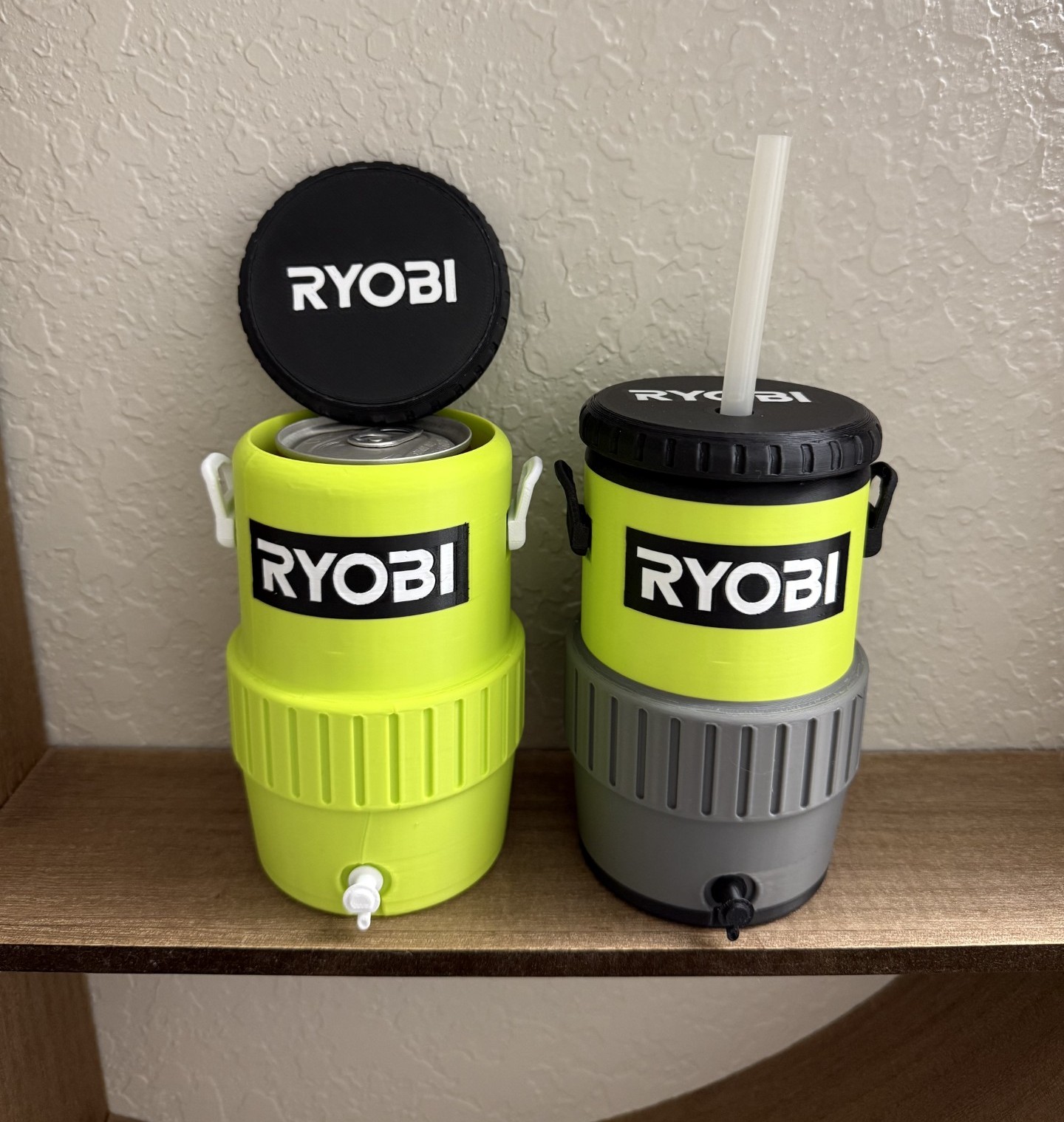 Miniatura 1 do modelo 3D Ryobi Can Cooler