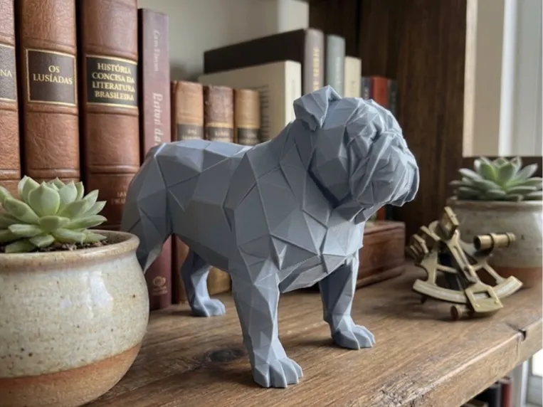 Letrero o emblema decorativo: Bulldog Inglês – Estilo Origami. Referencia del modelo original.