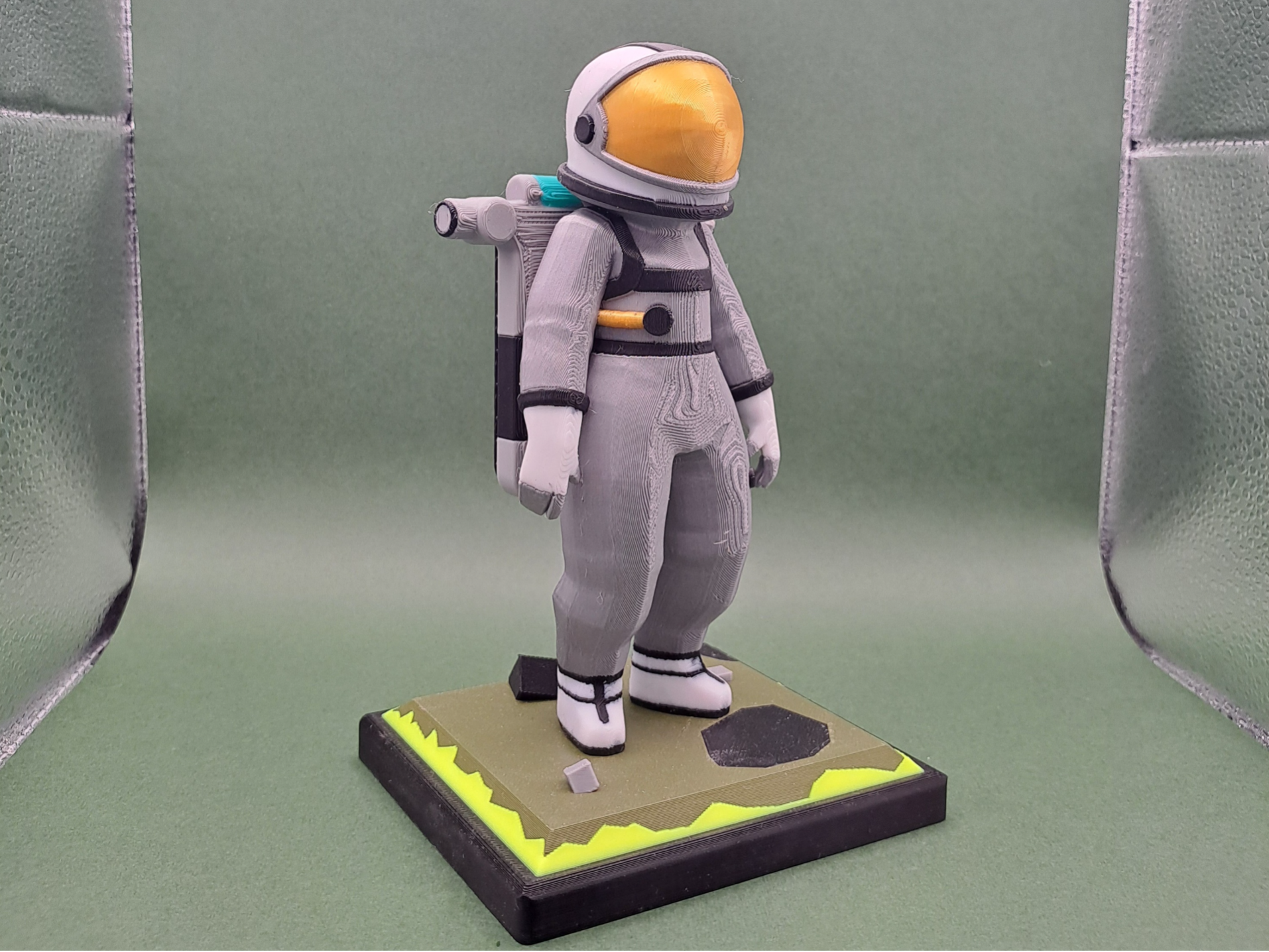 Action figure of Arid Suit from Astroneer
