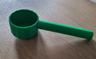 Polygon pet food scoop
