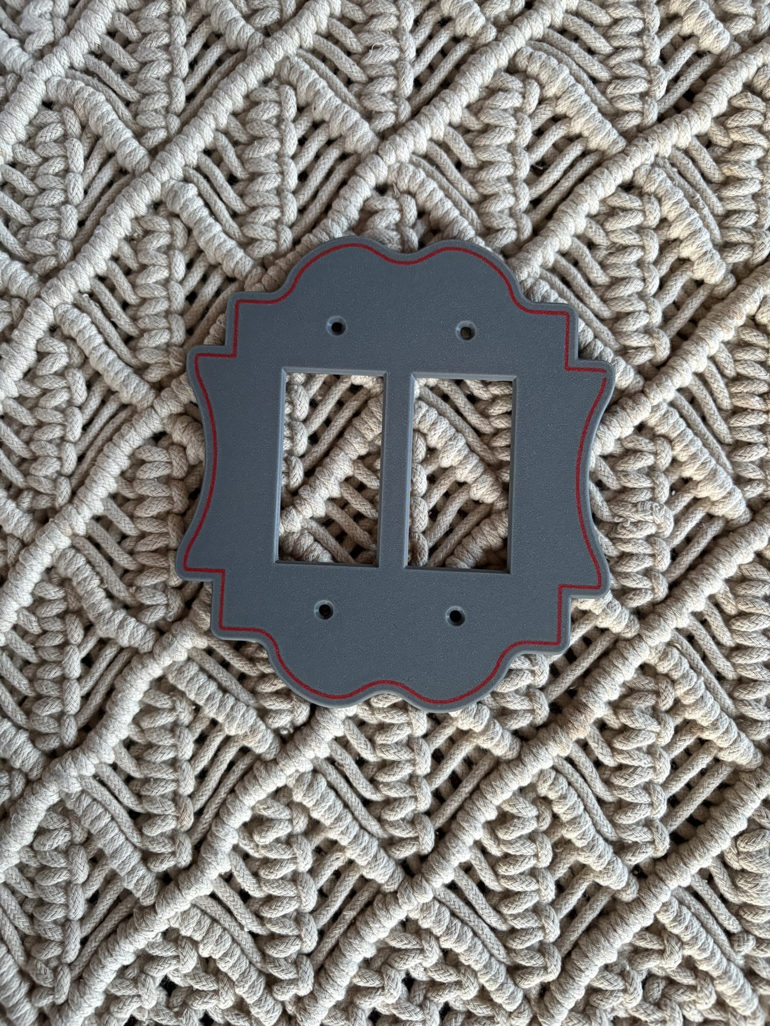 Miniatura 5 do modelo 3D Ornate Victorian-Style Light Switch Cover