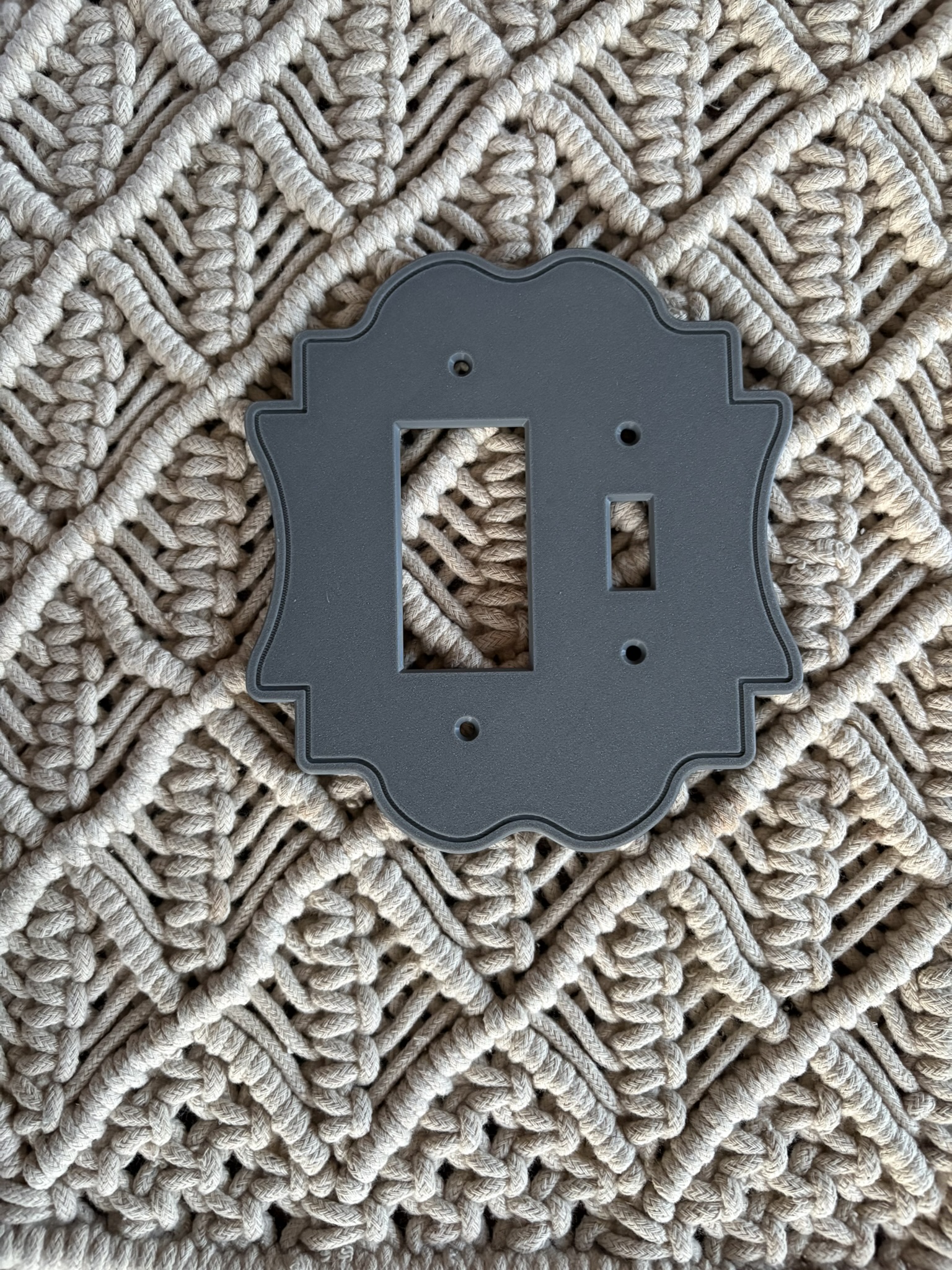 Miniatura 6 do modelo 3D Ornate Victorian-Style Light Switch Cover
